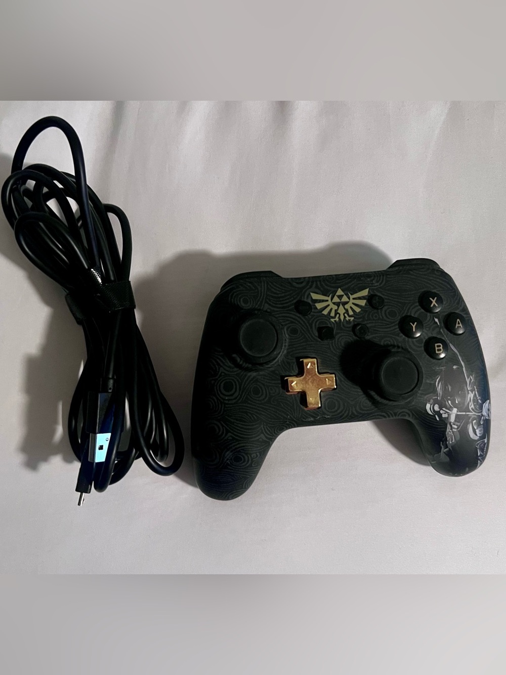 Legend of Zelda Nintendo Wired Switch Controller - Picture 2 of 5